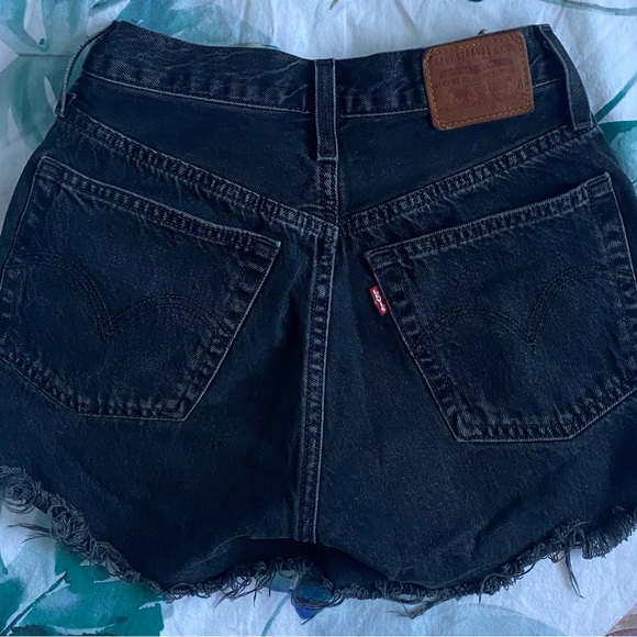 501 Levi’s Women's Shorts - Picture 2 of 2